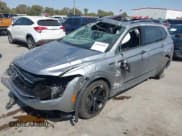 ✅ 2023 Volkswagen Tiguan SE R-Line Black • VIN: 3VVCB7AX0PM062647 • Lot: 43512995. Wystawiony na IAAI z przebiegiem 34 220 mil. Bezpłatny archiwum sprzedaży aukcyjnych z USA i szczegółowy raport historii pojazdu na DreamBid. Zdjęcie 2.