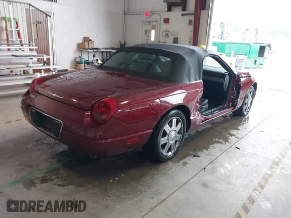 ✅ 2004 Ford Thunderbird Deluxe • VIN: 1FAHP60AX4Y102980 • Lot: 42234569. Listed on IAAI with 35,273 mi. Free auction sales archive from the USA and detailed vehicle history report at DreamBid. Image 4.