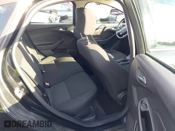 ✅ 2015 Ford Focus SE • VIN: 1FADP3K28FL239483 • Лот: 43608320. Опубликован ранее на IAAI с пробегом 99 226 миль. Бесплатный доступ к архиву аукционных продаж из США и подробный отчёт об истории автомобиля на DreamBid. Изображение 8.