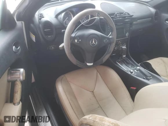 ✅ 2009 Mercedes-Benz SLK 350 • VIN: WDBWK58F29F191892 • Лот: 86114005. Опубликован ранее на Copart с пробегом 69 039 миль. Бесплатный доступ к архиву аукционных продаж из США и подробный отчёт об истории автомобиля на DreamBid. Изображение 8.