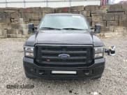 ✅ 2004 Ford Excursion Limited • VIN: 1FMSU43P94EB83318 • Lot: 90995235. Wystawiony na Copart z przebiegiem 196 332 mil. Bezpłatny archiwum sprzedaży aukcyjnych z USA i szczegółowy raport historii pojazdu na DreamBid. Zdjęcie 5.
