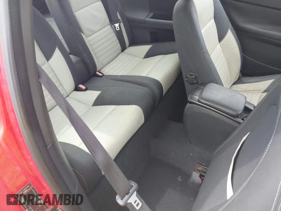 ✅ 2009 Volvo C30 • VIN: YV1MK672792147398 • Lot: 43222906. Listed on IAAI with 214,337 mi. Free auction sales archive from the USA and detailed vehicle history report at DreamBid. Image 8.