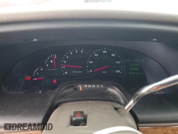 ✅ 2002 Lincoln Continental • VIN: 1LNHM97V62Y684873 • Лот: 87602665. Опубликован ранее на Copart с пробегом 52 974 миль. Бесплатный доступ к архиву аукционных продаж из США и подробный отчёт об истории автомобиля на DreamBid. Изображение 9.