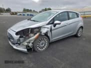 ✅ 2014 Ford Fiesta Titanium • VIN: 3FADP4FJXEM206277 • Lot: 95773415. Wystawiony na Copart z przebiegiem 94 744 mil. Bezpłatny archiwum sprzedaży aukcyjnych z USA i szczegółowy raport historii pojazdu na DreamBid. Zdjęcie 1.