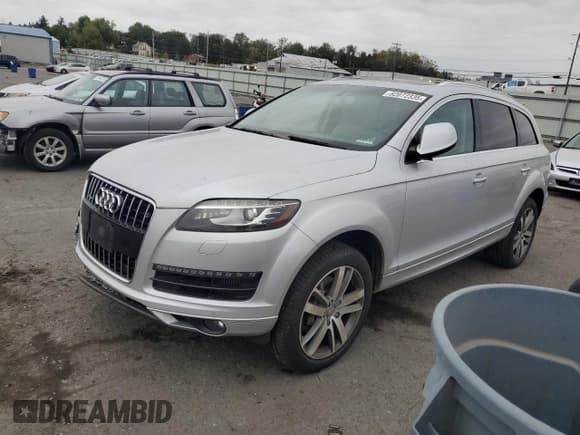 ✅ 2010 Audi Q7 Prestige • VIN: WA1VMAFE0AD005528 • Lot: 82072335. Listed on Copart with 208,405 mi. Free auction sales archive from the USA and detailed vehicle history report at DreamBid. Image 1.