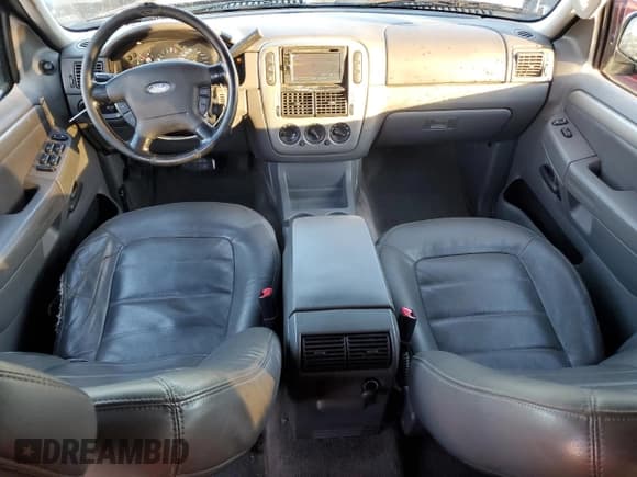 ✅ 2003 Ford Explorer XLT • VIN: 1FMZU73W73ZB51093 • Lot: 83341664. Listed on Copart with 252,067 mi. Free auction sales archive from the USA and detailed vehicle history report at DreamBid. Image 8.