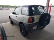 ✅ 1997 Toyota RAV4 • VIN: JT3XP10V6V0005954 • Lot: 42201384. Wystawiony na IAAI z przebiegiem 212 530 mil. Bezpłatny archiwum sprzedaży aukcyjnych z USA i szczegółowy raport historii pojazdu na DreamBid. Zdjęcie 3.