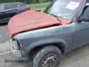 1991 Dodge Dakota z VIN 1B7GL23Y9M5234988, wystawiony jako IAAI lot #42243960 z przebiegiem 247 616 mil mil oraz . Historia ofert i sprzedaży dostępna na DreamBid. Obrazek 17.