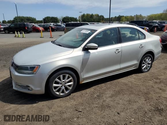 ✅ 2011 Volkswagen Jetta SE • VIN: 3VWDZ7AJ4BM316537 • Lot: 55170355. Listed on Copart with 185,265 mi. Free auction sales archive from the USA and detailed vehicle history report at DreamBid. Image 1.