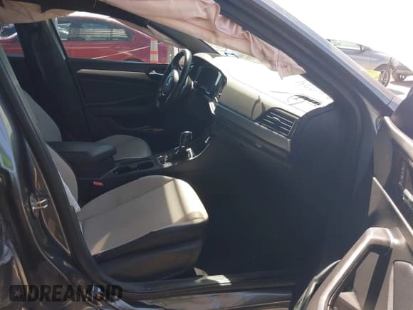 ✅ 2019 Volkswagen Jetta S • VIN: 3VWCB7BU2KM250224 • Лот: 43148534. Опубликован ранее на IAAI с пробегом 99 616 миль. Бесплатный доступ к архиву аукционных продаж из США и подробный отчёт об истории автомобиля на DreamBid. Изображение 5.