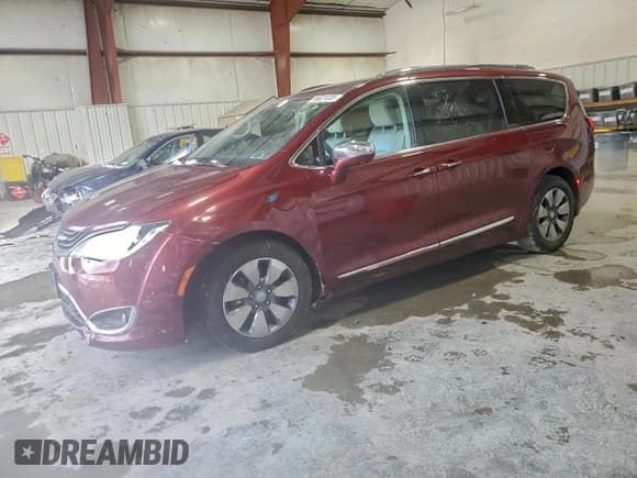 ✅ 2018 Chrysler Pacifica Hybrid Limited • VIN: 2C4RC1N71JR144884 • Lot: 95521335. Wystawiony na Copart z przebiegiem 132 897 mil. Bezpłatny archiwum sprzedaży aukcyjnych z USA i szczegółowy raport historii pojazdu na DreamBid. Zdjęcie 1.