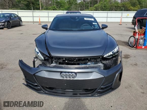 ✅ 2024 Audi e-tron GT Premium Plus • VIN: WAUFJBFWXR7003987 • Лот: 59656755. Опубликован ранее на Copart с пробегом 7 397 миль. Бесплатный доступ к архиву аукционных продаж из США и подробный отчёт об истории автомобиля на DreamBid. Изображение 5.