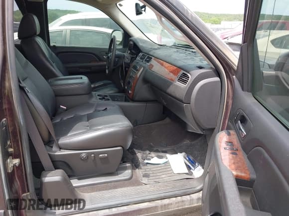 ✅ 2008 Chevrolet Silverado 1500 • VIN: 1GCEC19Y28Z298330 • Lot: 42272489. Wystawiony na IAAI z przebiegiem 97 076 mil. Bezpłatny archiwum sprzedaży aukcyjnych z USA i szczegółowy raport historii pojazdu na DreamBid. Zdjęcie 5.