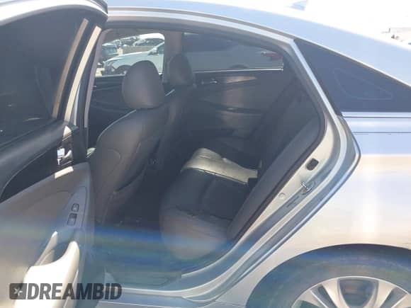 2013 Hyundai Sonata SE z VIN 5NPEC4AC1DH786882, wystawiony jako IAAI lot #43387867 z przebiegiem 113 121 mil mil oraz . Historia ofert i sprzedaży dostępna na DreamBid. Obrazek 8.