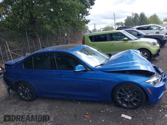 ✅ 2016 BMW 3 Series 328i • VIN: WBA8E9G50GNT84852 • Lot: 43301379. Listed on IAAI with 126,984 mi. Free auction sales archive from the USA and detailed vehicle history report at DreamBid. Image 13.