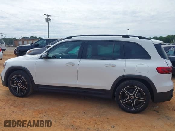 ✅ 2021 Mercedes-Benz GLB 250 • VIN: W1N4M4HBXMW136960 • Лот: 43075027. Опубликован ранее на IAAI с пробегом 87 809 миль. Бесплатный доступ к архиву аукционных продаж из США и подробный отчёт об истории автомобиля на DreamBid. Изображение 14.