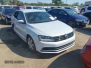 ✅ 2017 Volkswagen Jetta S • VIN: 3VW167AJ4HM348361 • Lot: 43214095. Wystawiony na IAAI z przebiegiem 105 424 mil. Bezpłatny archiwum sprzedaży aukcyjnych z USA i szczegółowy raport historii pojazdu na DreamBid. Zdjęcie 1.