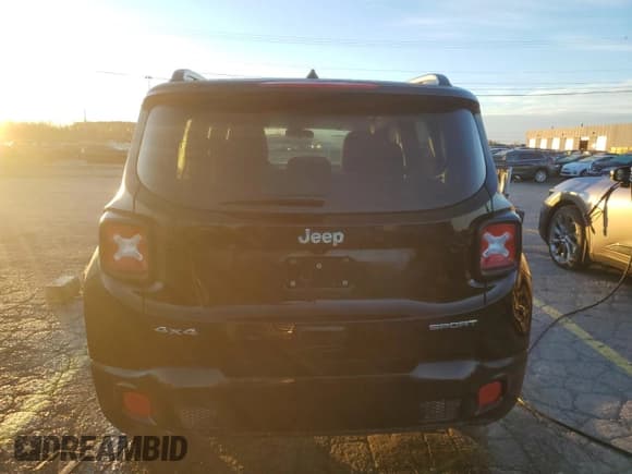 ✅ 2018 Jeep Renegade Sport • VIN: ZACCJBABXJPG90163 • Lot: 90647705. Listed on Copart with 167,729 mi. Free auction sales archive from the USA and detailed vehicle history report at DreamBid. Image 6.