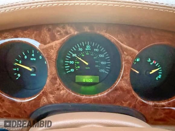 ✅ 2000 Jaguar XJ • VIN: SAJDA23C9YLF18784 • Лот: 91946295. Опубликован ранее на Copart с пробегом 81 605 миль. Бесплатный доступ к архиву аукционных продаж из США и подробный отчёт об истории автомобиля на DreamBid. Изображение 8.