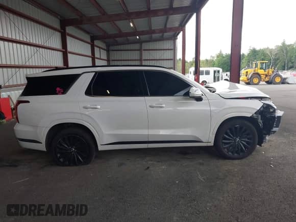 2024 Hyundai Palisade Calligraphy with VIN KM8R7DGEXRU707572, listed as a IAAI auction lot 43087035 with 15,527 mi miles and . Bid and sale history available at DreamBid. Image 13.