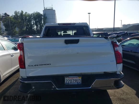 ✅ 2023 Chevrolet Silverado 1500 LT • VIN: 3GCPACE81PG282635 • Lot: 43316406. Wystawiony na IAAI z przebiegiem 61 044 mil. Bezpłatny archiwum sprzedaży aukcyjnych z USA i szczegółowy raport historii pojazdu na DreamBid. Zdjęcie 17.