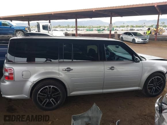 ✅ 2015 Ford Flex SEL • VIN: 2FMGK5C87FBA19722 • Lot: 43752957. Wystawiony na IAAI z przebiegiem 188 419 mil. Bezpłatny archiwum sprzedaży aukcyjnych z USA i szczegółowy raport historii pojazdu na DreamBid. Zdjęcie 14.