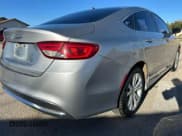 ✅ 2015 Chrysler 200 Limited • VIN: 1C3CCCAB4FN660631 • Лот: 89516315. Опубликован ранее на Copart с пробегом 204 599 миль. Бесплатный доступ к архиву аукционных продаж из США и подробный отчёт об истории автомобиля на DreamBid. Изображение 4.