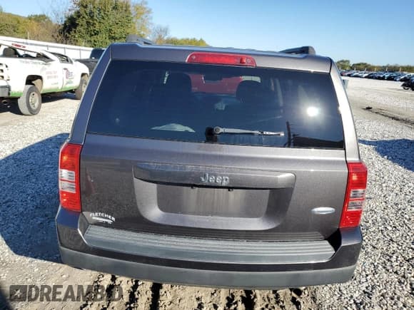 ✅ 2015 Jeep Patriot Latitude • VIN: 1C4NJPFA2FD397885 • Lot: 90947475. Listed on Copart with 155,880 mi. Free auction sales archive from the USA and detailed vehicle history report at DreamBid. Image 6.