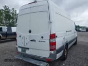 ✅ 2012 Mercedes-Benz Sprinter Cargo • VIN: WD3PE8CB5C5710802 • Lot: 42873916. Wystawiony na IAAI z przebiegiem 304 265 mil. Bezpłatny archiwum sprzedaży aukcyjnych z USA i szczegółowy raport historii pojazdu na DreamBid. Zdjęcie 4.