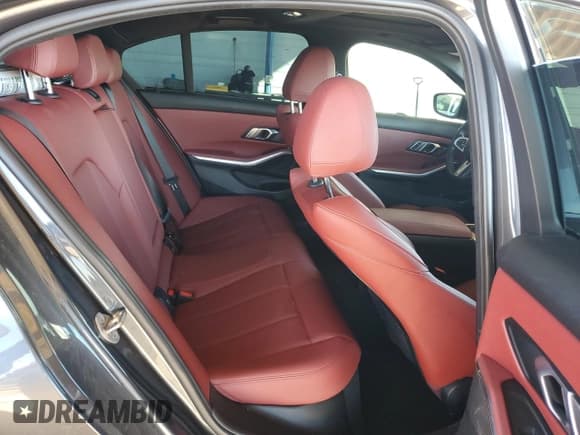 ✅ 2022 BMW 3 Series 330i xDrive • VIN: 3MW5R7J04N8C67560 • Lot: 92318975. Wystawiony na Copart z przebiegiem 42 387 mil. Bezpłatny archiwum sprzedaży aukcyjnych z USA i szczegółowy raport historii pojazdu na DreamBid. Zdjęcie 10.