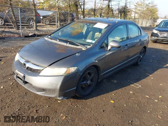 ✅ 2009 Honda Civic LX • VIN: 2HGFA16519H524767 • Lot: 43488730. Wystawiony na IAAI z przebiegiem 192 579 mil. Bezpłatny archiwum sprzedaży aukcyjnych z USA i szczegółowy raport historii pojazdu na DreamBid. Zdjęcie 2.