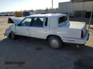 ✅ 1992 Chrysler New Yorker • VIN: 1C3XV66R9ND836273 • Lot: 47061515. Wystawiony na Copart z przebiegiem 142 174 mil. Bezpłatny archiwum sprzedaży aukcyjnych z USA i szczegółowy raport historii pojazdu na DreamBid. Zdjęcie 2.