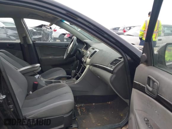 ✅ 2009 Hyundai Sonata GLS • VIN: 5NPET46C49H563056 • Лот: 43666530. Опубликован ранее на IAAI с пробегом 227 054 миль. Бесплатный доступ к архиву аукционных продаж из США и подробный отчёт об истории автомобиля на DreamBid. Изображение 5.