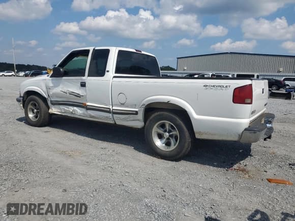 ✅ 2003 Chevrolet S-10 LS • VIN: 1GCCS19X038118231 • Lot: 71686275. Listed on Copart with 136,765 mi. Free auction sales archive from the USA and detailed vehicle history report at DreamBid. Image 2.