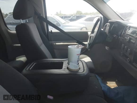 2008 Chevrolet Silverado 1500 Work Truck with VIN 1GCEC19X18Z285995, listed as a IAAI auction lot 42053115 with 290,836 mi miles and . Bid and sale history available at DreamBid. Image 5.