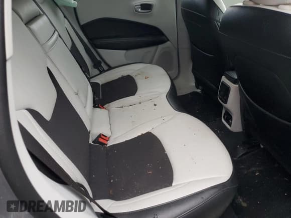 ✅ 2019 Jeep Compass Latitude • VIN: 3C4NJCBB9KT742454 • Lot: 92419105. Wystawiony na Copart z przebiegiem 115 699 mil. Bezpłatny archiwum sprzedaży aukcyjnych z USA i szczegółowy raport historii pojazdu na DreamBid. Zdjęcie 11.