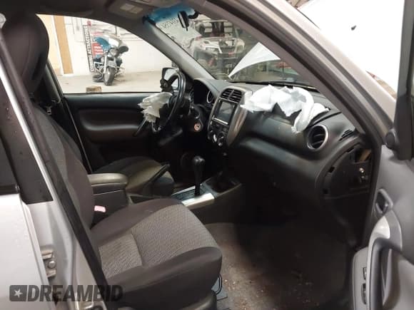 ✅ 2004 Toyota RAV4 • VIN: JTEHD20V246018528 • Lot: 43147354. Listed on IAAI with 205,590 mi. Free auction sales archive from the USA and detailed vehicle history report at DreamBid. Image 5.