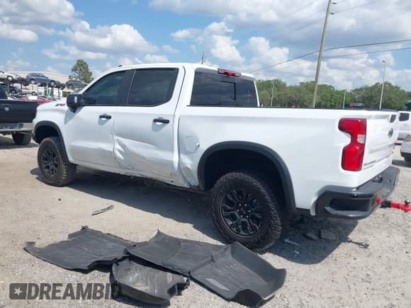 ✅ 2025 Chevrolet Silverado 1500 ZR2 • VIN: 3GCUKHEL0SG213168 • Лот: 42156338. Опубликован ранее на IAAI с пробегом 4 673 миль. Бесплатный доступ к архиву аукционных продаж из США и подробный отчёт об истории автомобиля на DreamBid. Изображение 3.