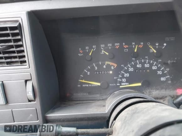 ✅ 1993 Chevrolet Silverado 1500 • VIN: 2GCEK19KXP1186381 • Lot: 43589229. Wystawiony na IAAI z przebiegiem 261 205 mil. Bezpłatny archiwum sprzedaży aukcyjnych z USA i szczegółowy raport historii pojazdu na DreamBid. Zdjęcie 7.
