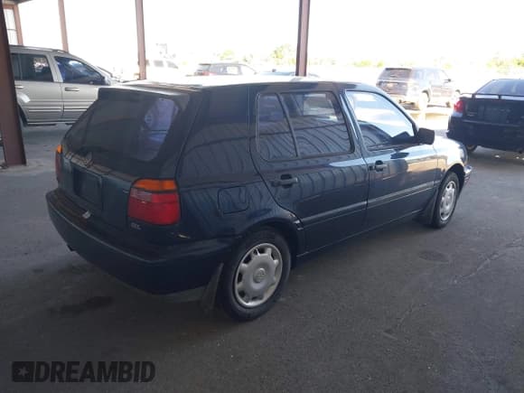 ✅ 1997 Volkswagen Golf • VIN: 3VWFA81H3VM089008 • Лот: 41821504. Опубликован ранее на IAAI с пробегом 118 715 миль. Бесплатный доступ к архиву аукционных продаж из США и подробный отчёт об истории автомобиля на DreamBid. Изображение 4.