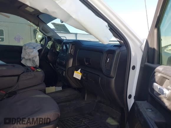 ✅ 2024 Chevrolet Silverado 2500HD Work Truck • VIN: 1GC2YLE76RF414337 • Lot: 41369545. Wystawiony na IAAI z przebiegiem 9 707 mil. Bezpłatny archiwum sprzedaży aukcyjnych z USA i szczegółowy raport historii pojazdu na DreamBid. Zdjęcie 5.