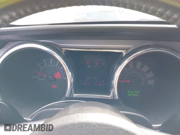 ✅ 2005 Ford Mustang GT Deluxe • VIN: 1ZVFT82H555245659 • Lot: 42318112. Listed on IAAI with 162,749 mi. Free auction sales archive from the USA and detailed vehicle history report at DreamBid. Image 7.