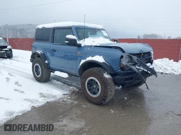 ✅ 2024 Ford Bronco Badlands • VIN: 1FMDE9AP3RLA67007 • Lot: 43797268. Listed on IAAI with 2,544 mi. Free auction sales archive from the USA and detailed vehicle history report at DreamBid. Image 1.