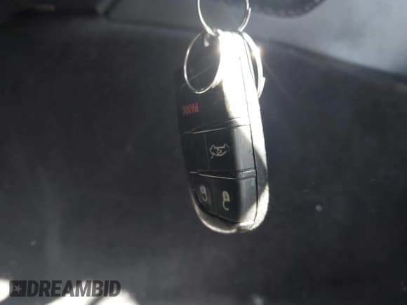 ✅ 2018 Dodge Challenger SXT Plus • VIN: 2C3CDZAG9JH314622 • Lot: 43451590. Wystawiony na IAAI z przebiegiem 152 538 mil. Bezpłatny archiwum sprzedaży aukcyjnych z USA i szczegółowy raport historii pojazdu na DreamBid. Zdjęcie 11.