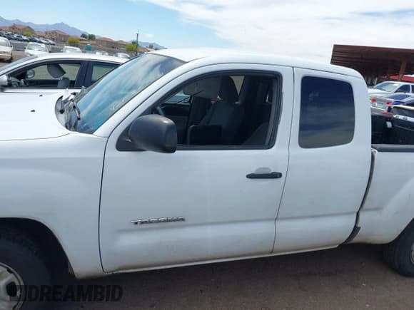 ✅ 2011 Toyota Tacoma • VIN: 5TFTX4CN9BX004243 • Lot: 42088724. Listed on IAAI with 340,241 mi. Free auction sales archive from the USA and detailed vehicle history report at DreamBid. Image 14.