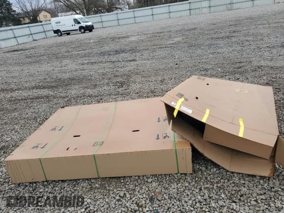 ✅ 2022 Chrysler Pacifica Touring • VIN: 2C4RC1FG4NR148612 • Lot: 50354835. Listed on Copart with 10,412 mi. Free auction sales archive from the USA and detailed vehicle history report at DreamBid. Image 13.