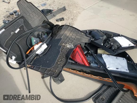 ✅ 2018 Subaru Crosstrek Limited • VIN: JF2GTAJC8JH264091 • Lot: 91290675. Listed on Copart with 177,409 mi. Free auction sales archive from the USA and detailed vehicle history report at DreamBid. Image 13.