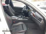 ✅ 2015 BMW 3 Series 328i xDrive • VIN: WBA3B5G56FNS11914 • Lot: 43523846. Wystawiony na IAAI z przebiegiem 124 841 mil. Bezpłatny archiwum sprzedaży aukcyjnych z USA i szczegółowy raport historii pojazdu na DreamBid. Zdjęcie 5.