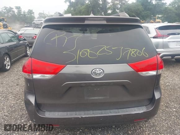 ✅ 2012 Toyota Sienna XLE AAS • VIN: 5TDYK3DC5CS263881 • Lot: 42930113. Listed on IAAI with Not provided. Free auction sales archive from the USA and detailed vehicle history report at DreamBid. Image 15.