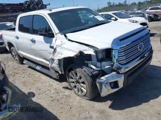 ✅ 2017 Toyota Tundra Limited • VIN: 5TFFW5F15HX223014 • Lot: 42013696. Wystawiony na IAAI z przebiegiem 87 000 mil. Bezpłatny archiwum sprzedaży aukcyjnych z USA i szczegółowy raport historii pojazdu na DreamBid. Zdjęcie 1.